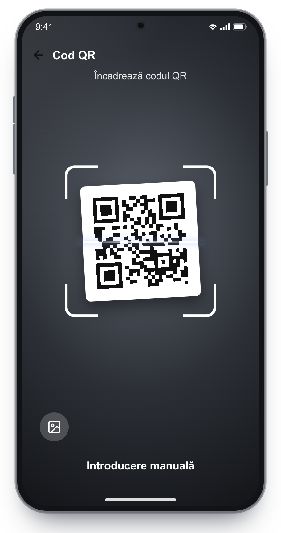 Camera Xiaomi scanând codul QR.